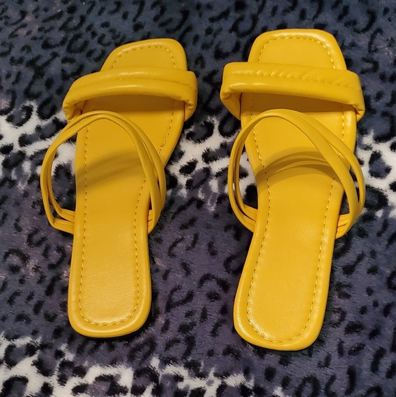Shein Size 7 Sandals - Picture 7 of 8